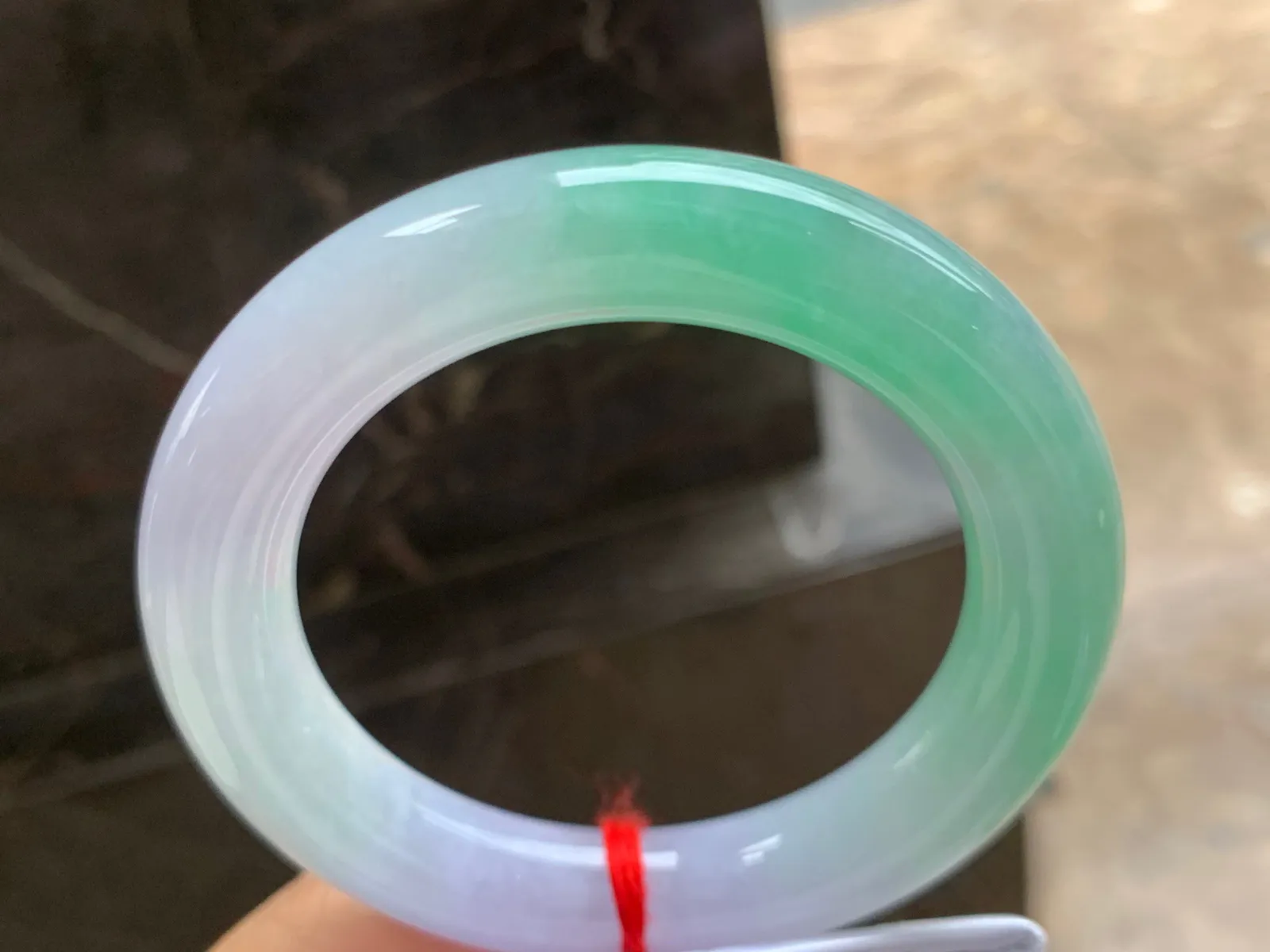 58-13mm
春彩圆条手镯 种好细腻 颜色漂亮 条形优秀