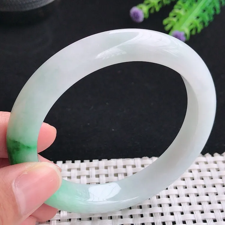 自然光59圈口老坑精美冰润飘阳绿辣绿手镯翡翠玉镯尺寸59/12/9.3