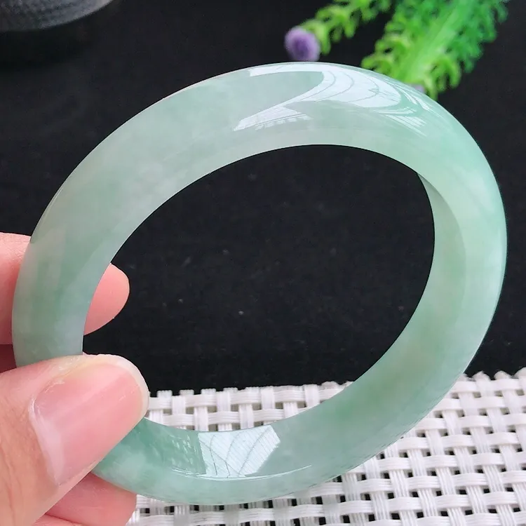 自然光58.7圈口老坑精美冰润起胶飘花手镯翡翠玉镯尺寸58.7/12.4/9