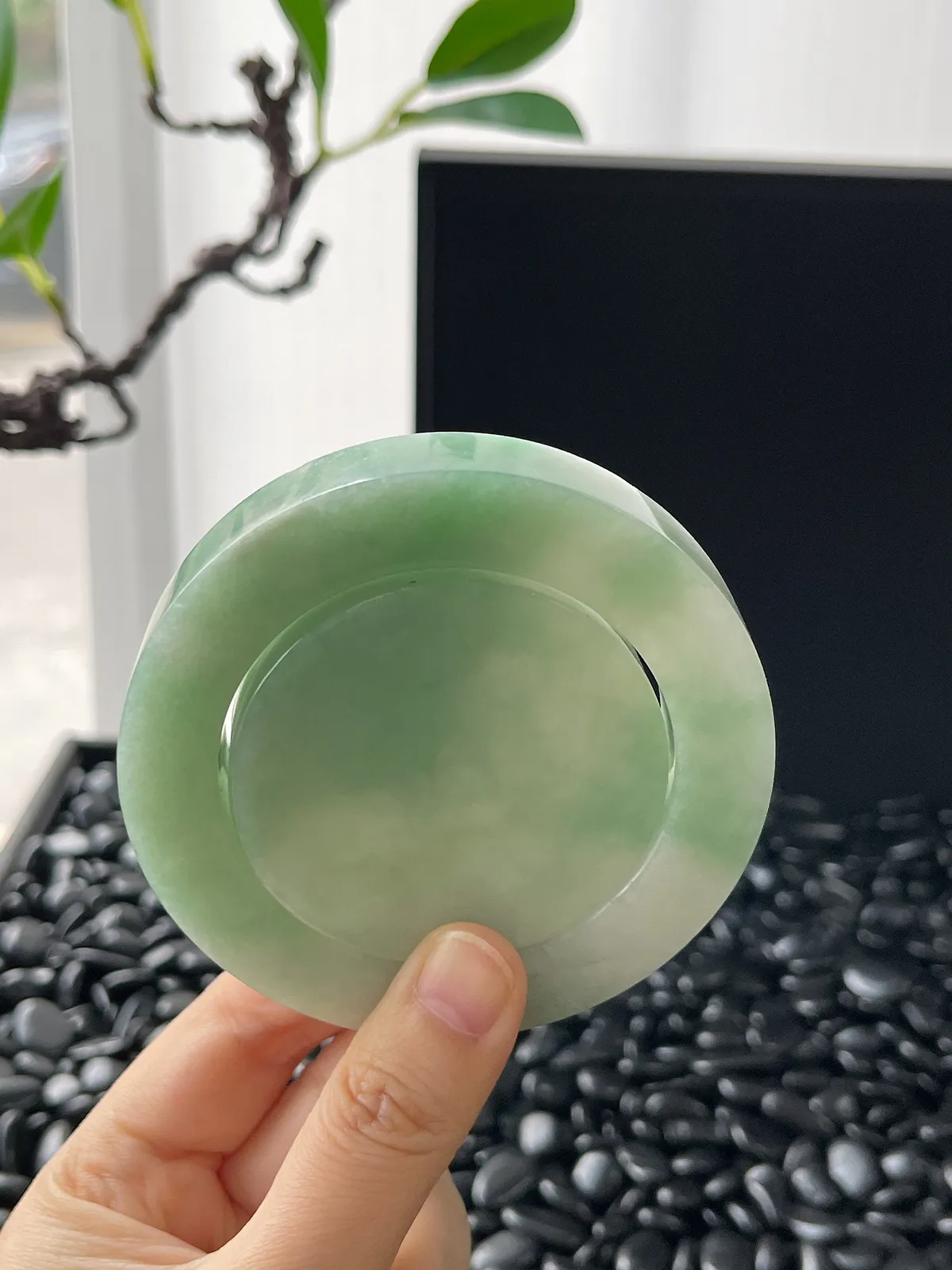 翡翠镯胚带镯心，正圈最大做60.7，圆条最大做56.7