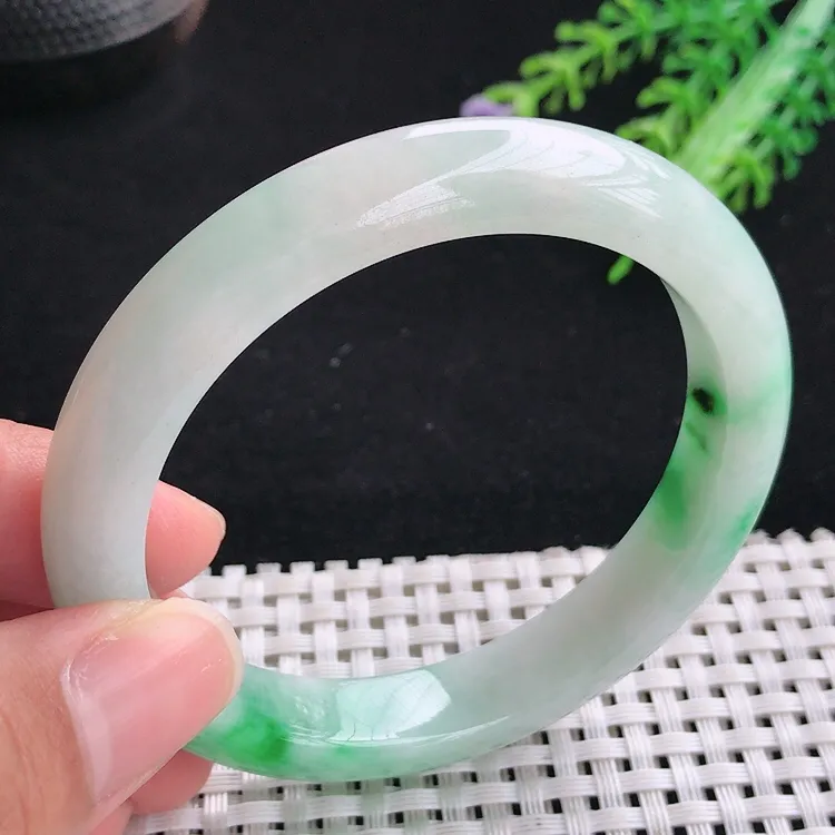 自然光56圈口老坑精美温润飘阳绿手镯翡翠玉镯尺寸56/10.7/8.3