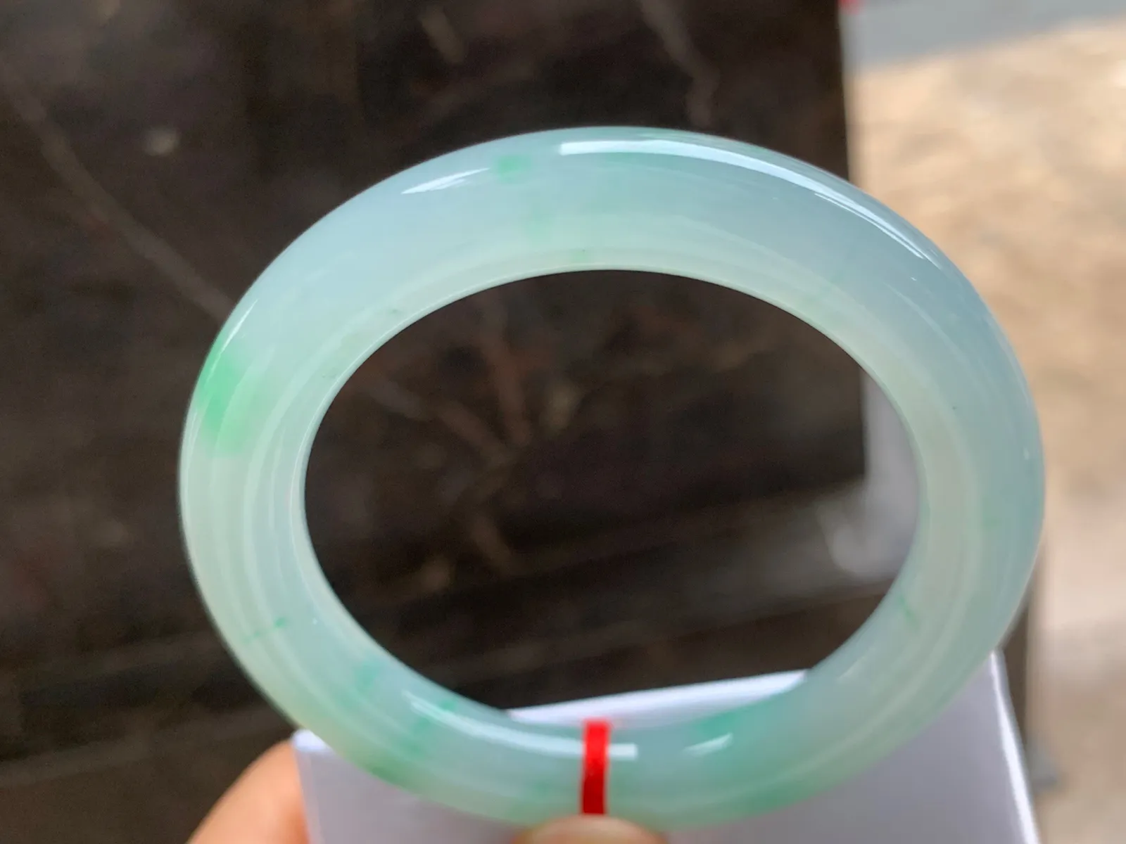 54-9.5mm
冰种带色圆条手镯 水润冰透 清爽