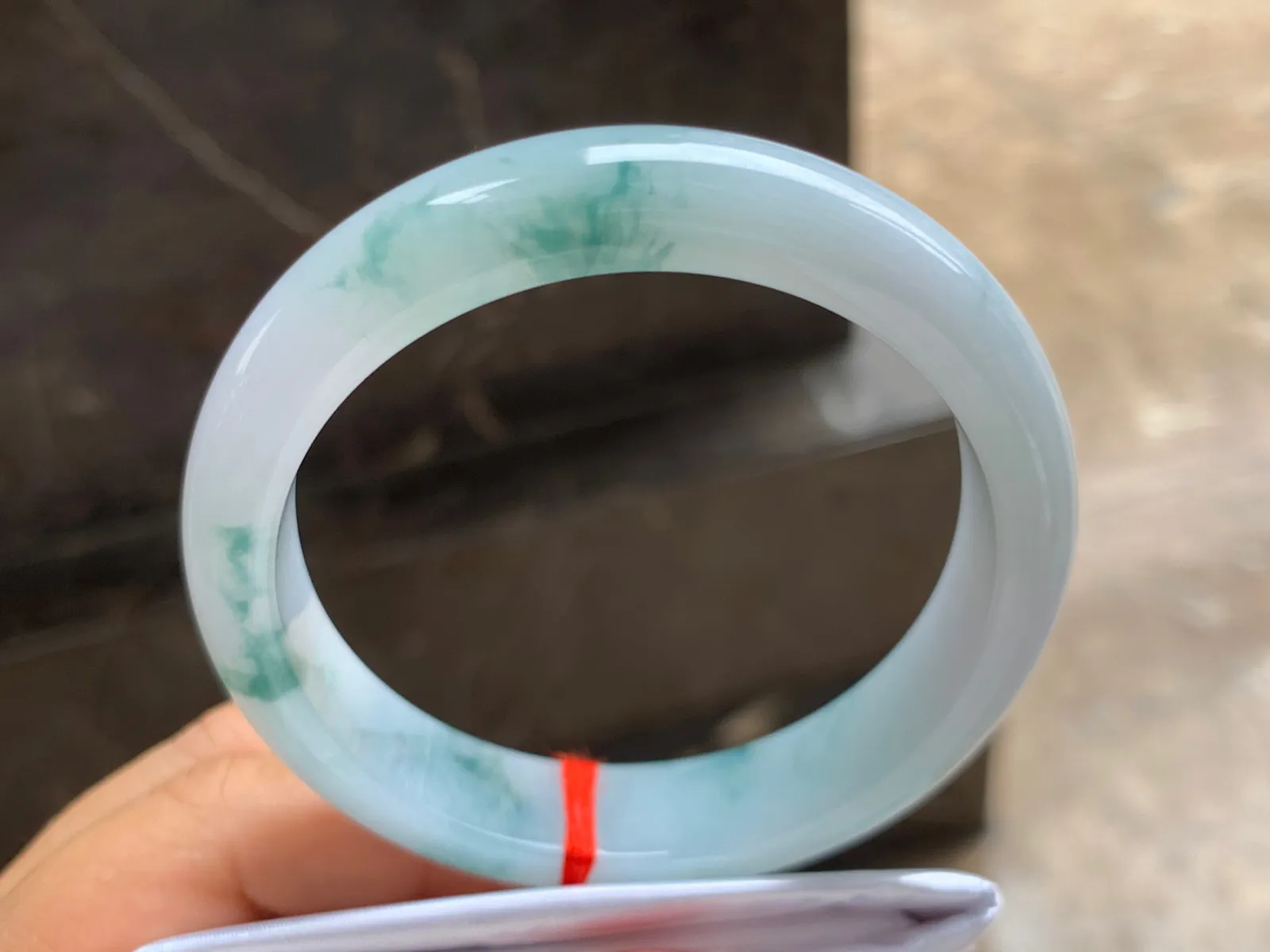 57-12.5-8mm
飘花手镯 底子细腻干净 花色清爽