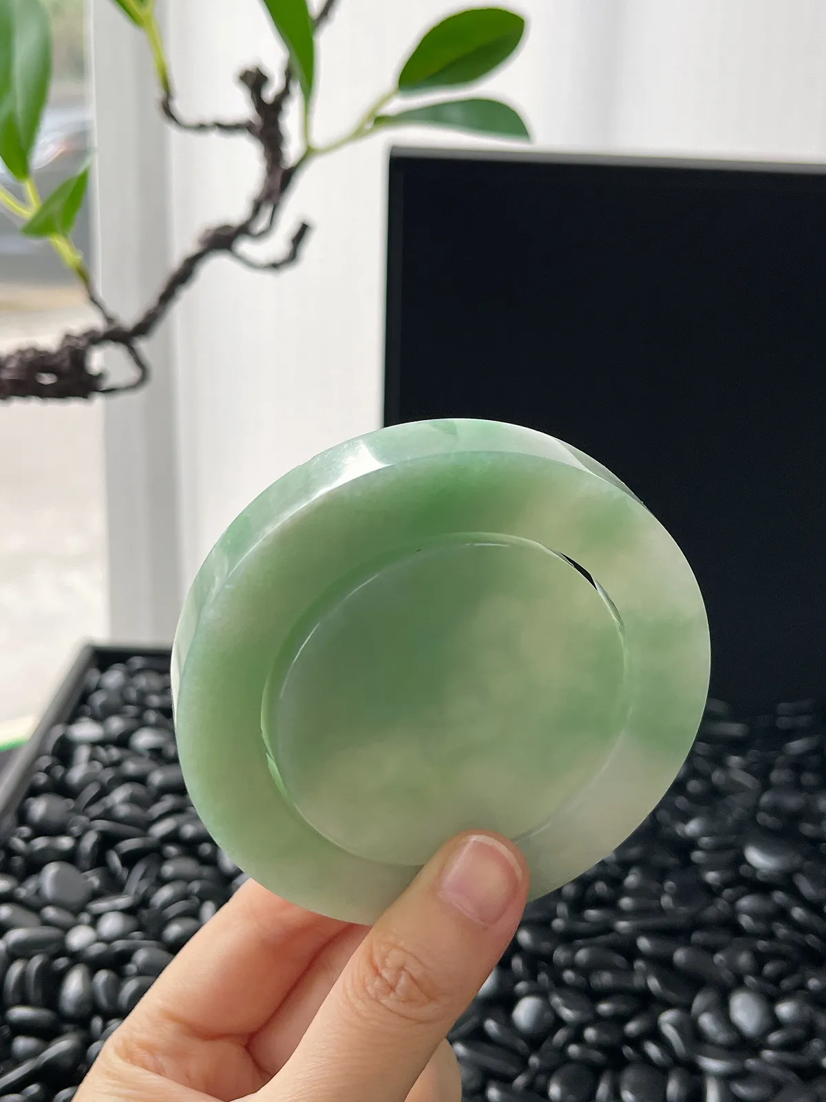 翡翠镯胚带镯心，正圈最大做60.7，圆条最大做56.7