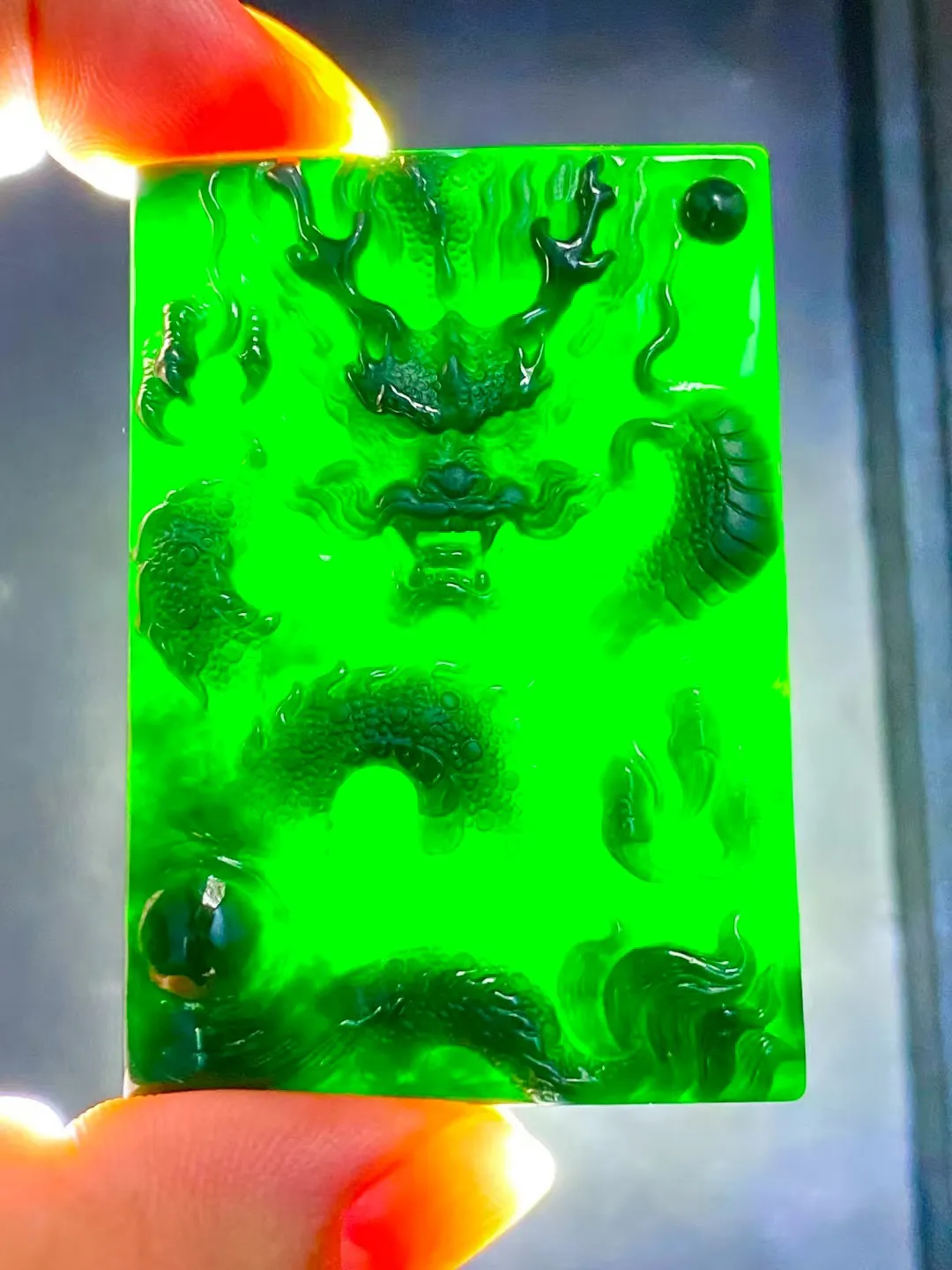 墨翠【龙腾天下】细腻干净，黑度好，性价比高，雕工精湛，打灯透绿.