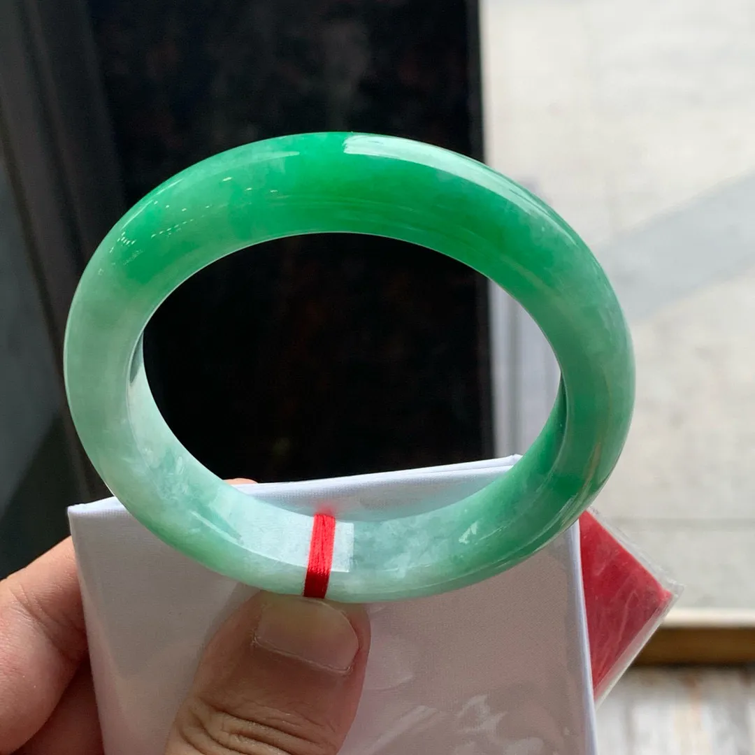 翠绿正圈 无瑕 尺寸:56.3/12.2/9.1