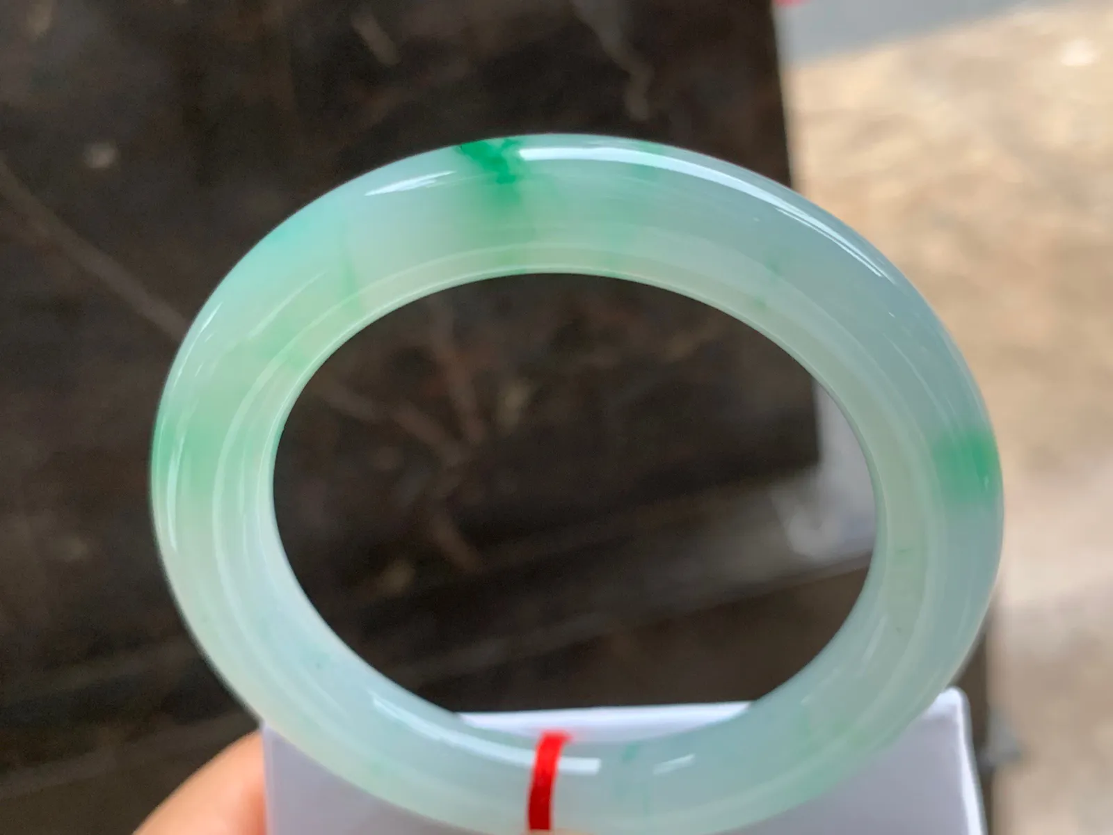 54-9.5mm
冰种带色圆条手镯 水润冰透 清爽