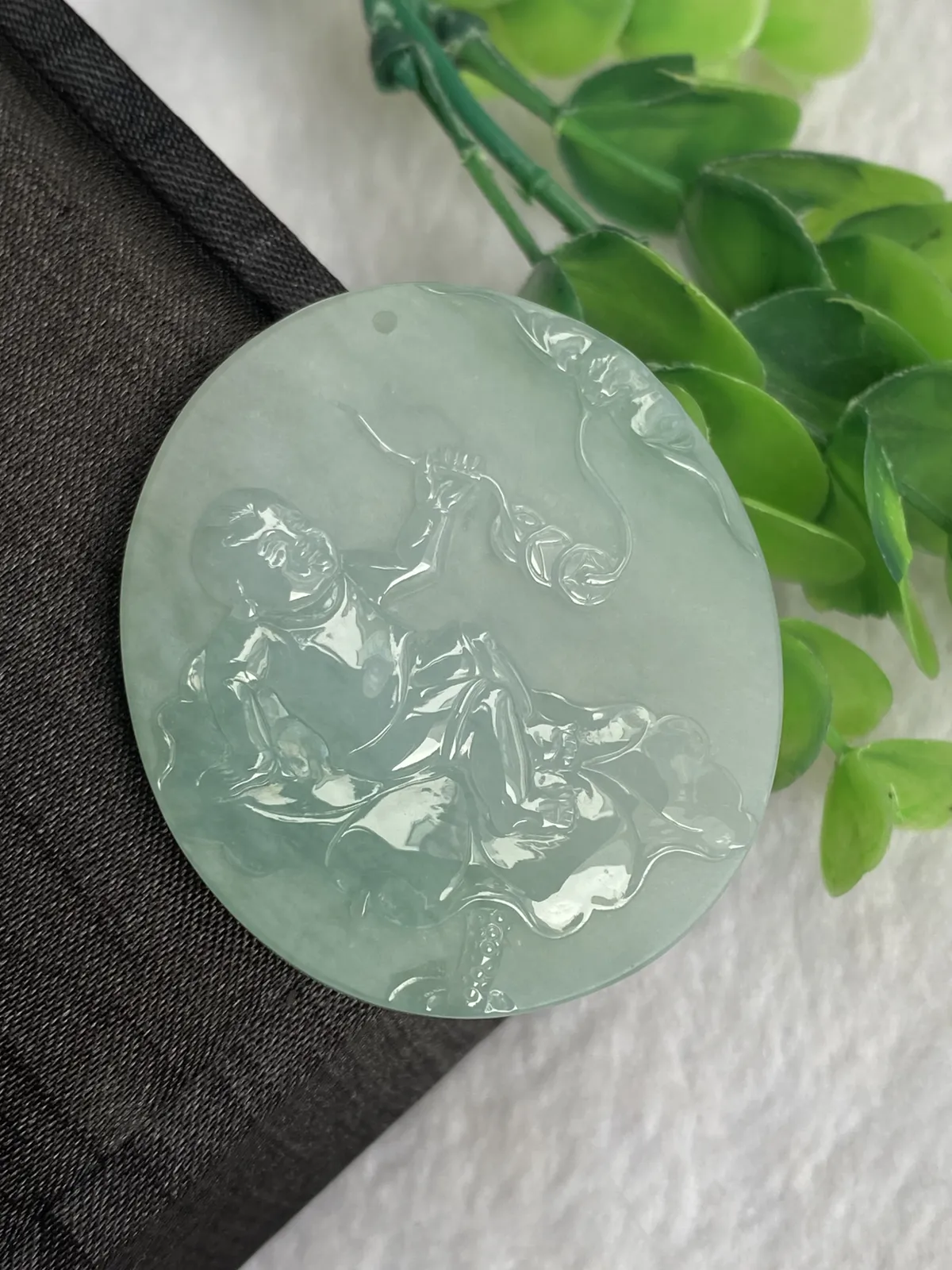 推荐【荷叶童子】连生贵子，福在眼前，磨砂与精抛两种工艺，无纹裂，水润，细腻，微透，品相佳～～