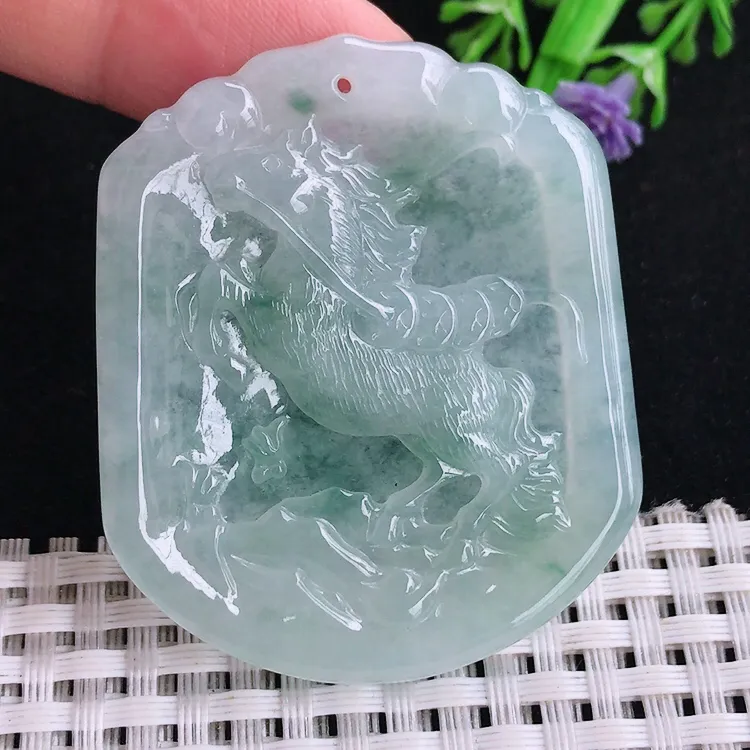 自然光老坑冰透起胶冰飘花生肖马马牌吊坠尺寸51.4/43.2/4.8