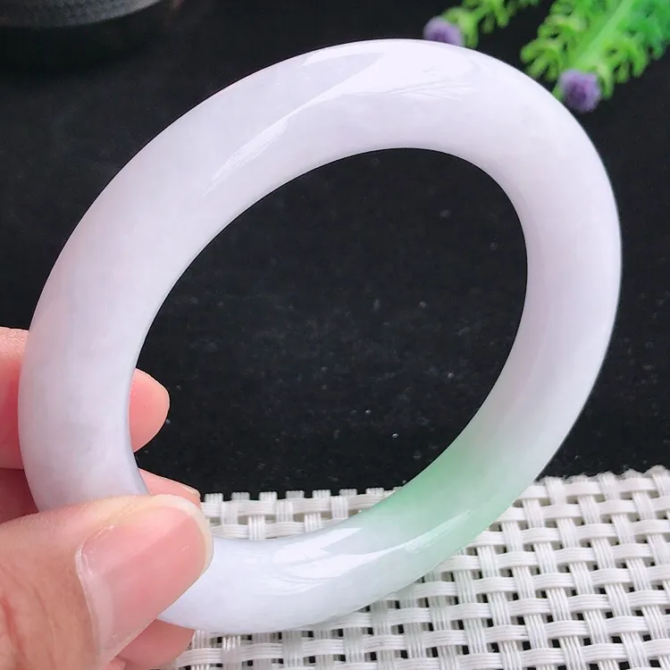 自然光57.2圈口老坑秀气温润飘绿胖圆条手镯翡翠玉镯尺寸57.2/11.7/11.3