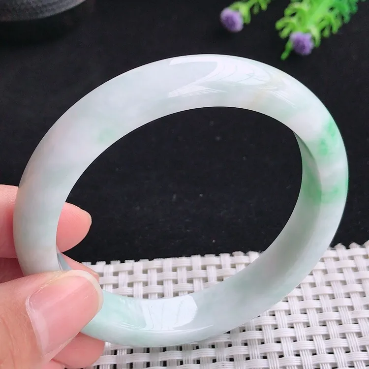 自然光60圈口老坑精美温润飘绿手镯翡翠玉镯尺寸60/12.7/8.3