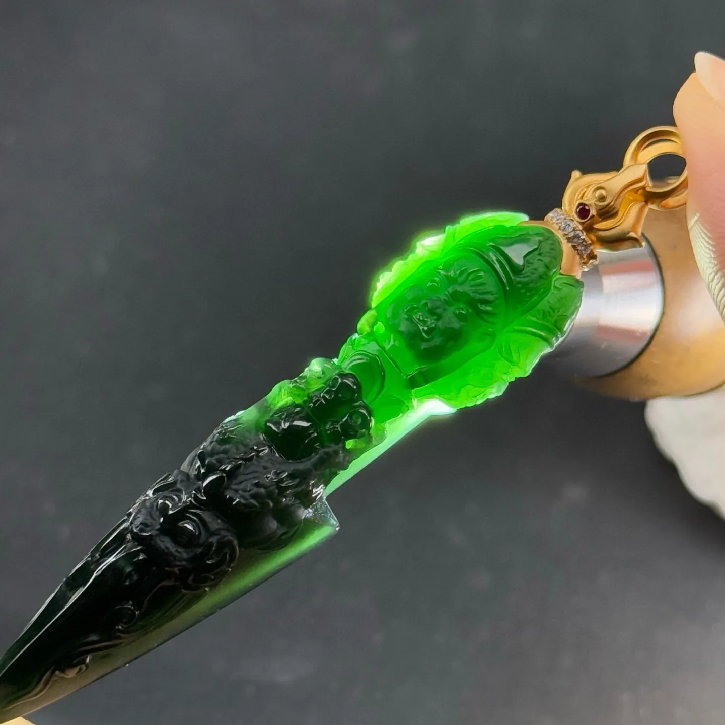 墨翠降魔杵 种好色正 黑度极好 打灯通透 油性十足
