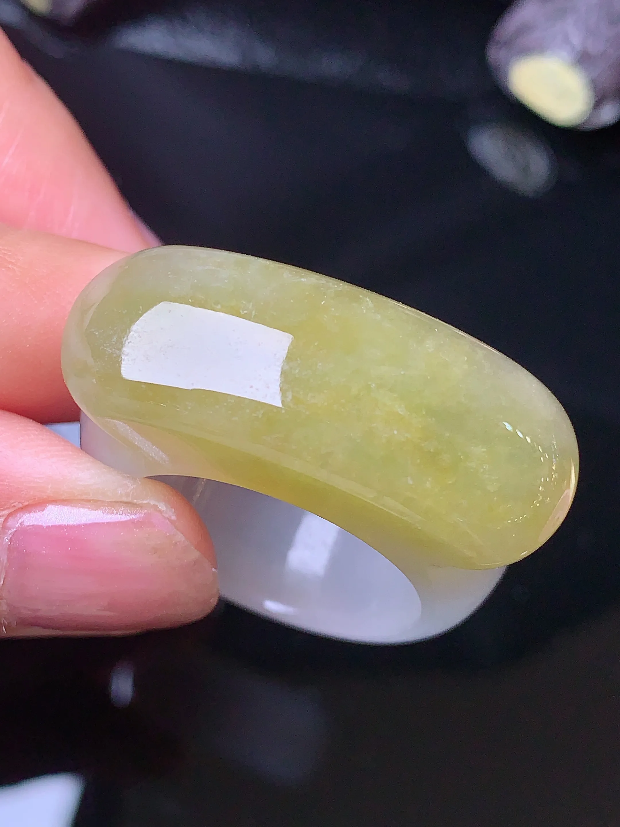 黄翡指环 玉质细腻 色泽清新艳丽 圈口20.5 整体尺寸31*11*4.2