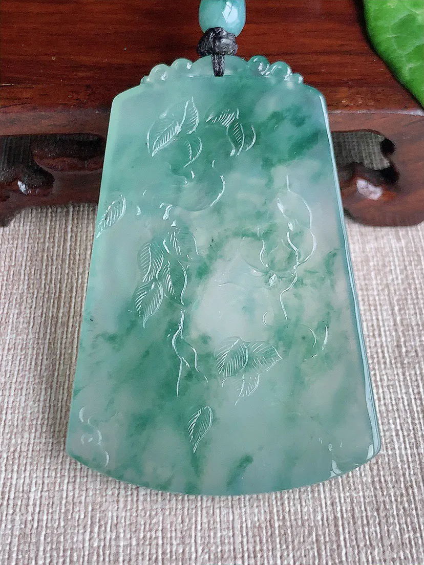 缅甸a货翡翠ddj老坑冰种飘花阿弥陀佛吊坠 整体63×42×6mm 34.55