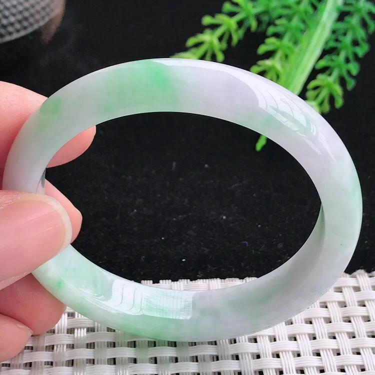 自然光52.5圈口老坑精美温润飘绿贵妃手镯翡翠玉镯尺寸52.5/47.5/11.4/7.2