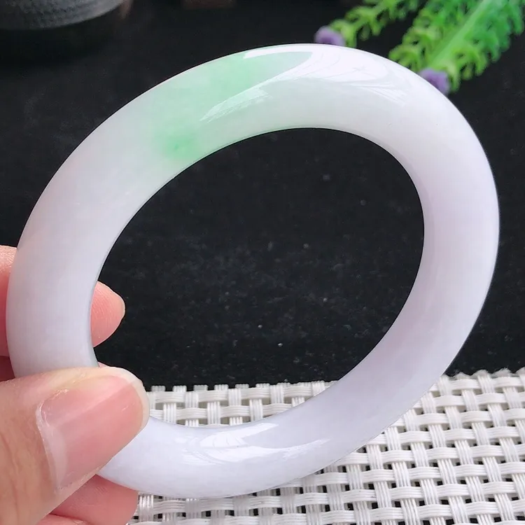 自然光57.2圈口老坑秀气温润飘绿胖圆条手镯翡翠玉镯尺寸57.2/11.7/11.3
