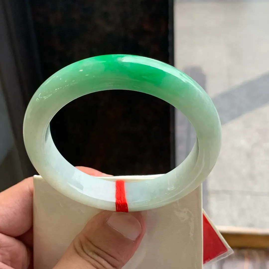 正圈一大节阳绿 一丝细线 尺寸:56.9/12.9/8.9 色阳🥰🥰