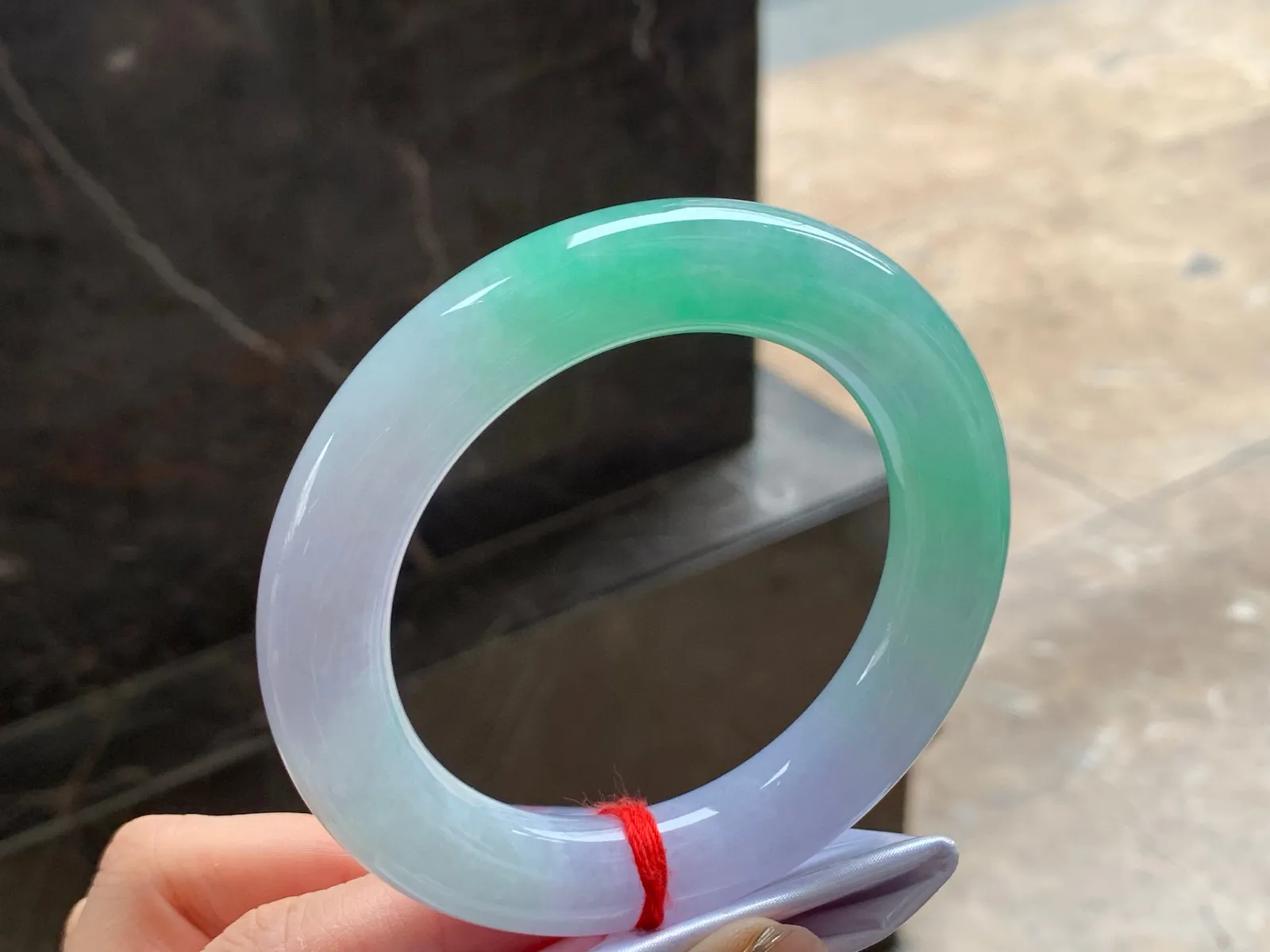 春彩福镯
水润清爽 58/12.8/13mm