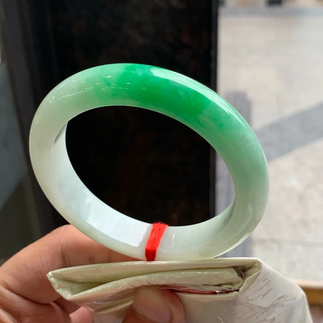 正圈一大节阳绿 一丝细线 尺寸:56.9/12.9/8.9 色阳🥰🥰