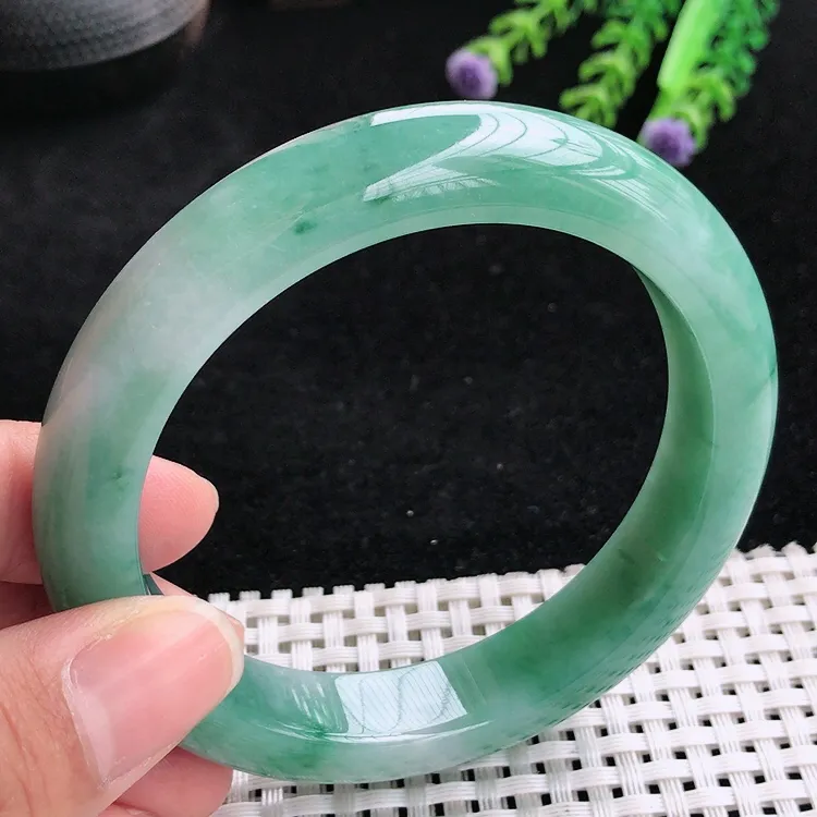 自然光60.5大圈口老坑精美温润满色飘花手镯翡翠玉镯尺寸60.5/12.6/9.2