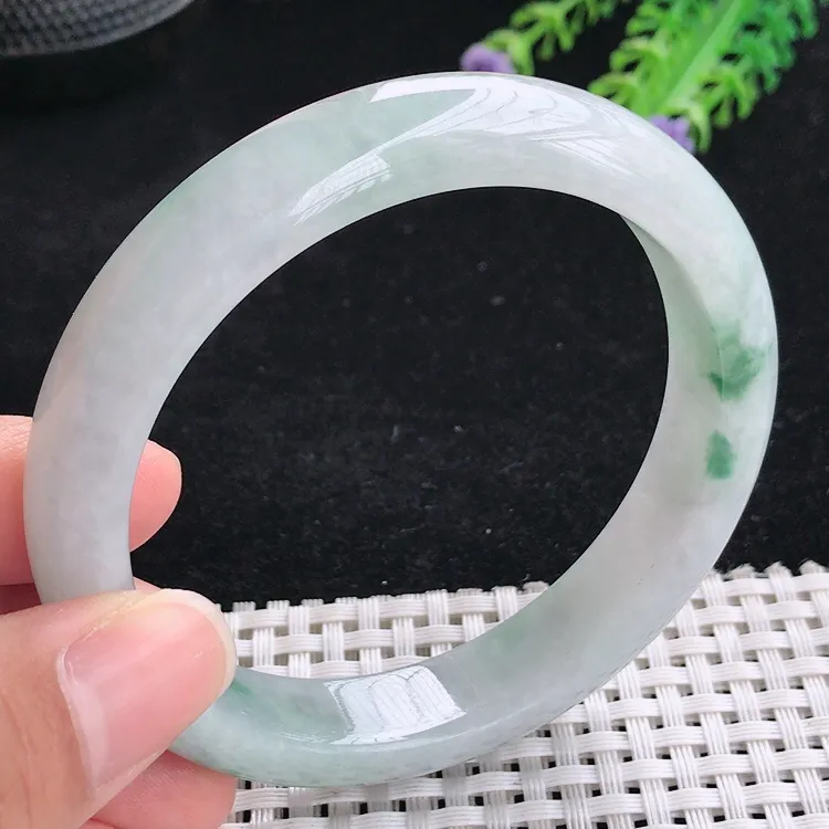 自然光60.6圈口老坑精美温润飘花大圈口手镯翡翠玉镯尺寸60.6/13/8.3