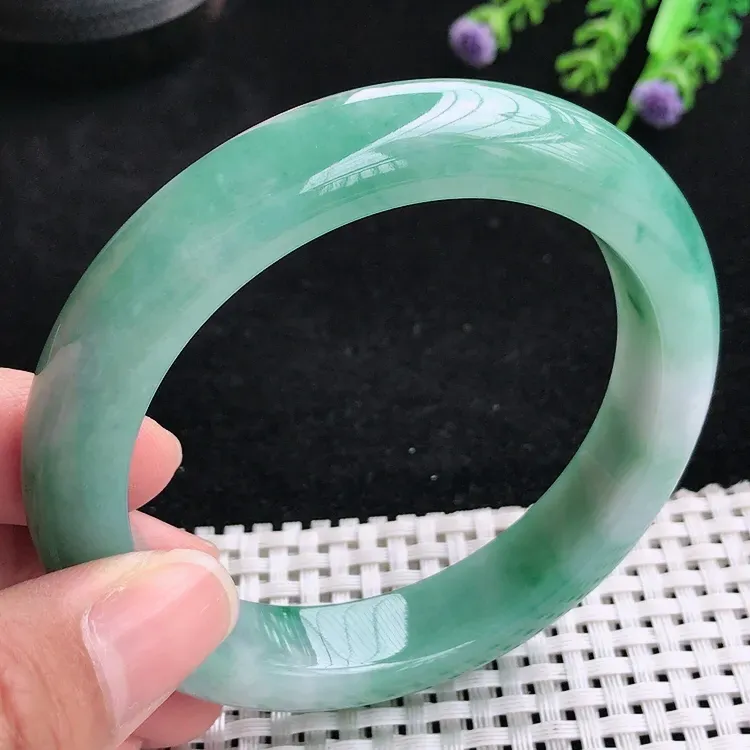 自然光60.5大圈口老坑精美温润满色飘花手镯翡翠玉镯尺寸60.5/12.6/9.2