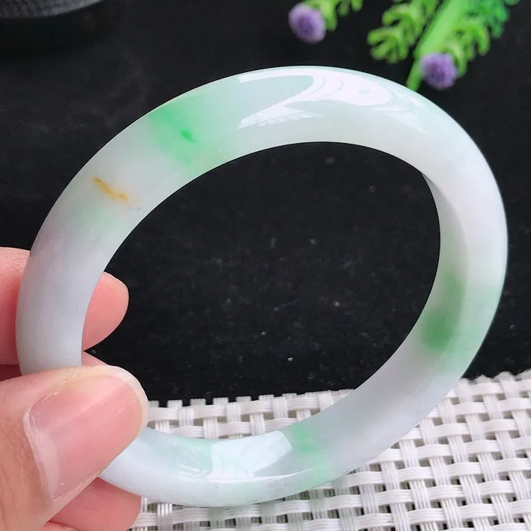 自然光57圈口老坑精美温润飘绿手镯翡翠玉镯尺寸57/10.8/8.2
