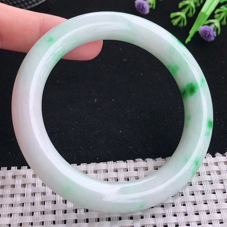 自然光58圈口老坑精美温润飘阳绿圆条手镯翡翠玉镯尺寸58/10.1/10.6