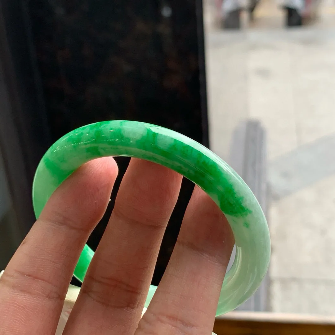 圆条一大节阳绿 无瑕 尺寸:54.1/9.3 色阳