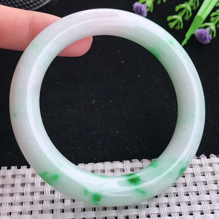 自然光58圈口老坑精美温润飘阳绿圆条手镯翡翠玉镯尺寸58/10.1/10.6