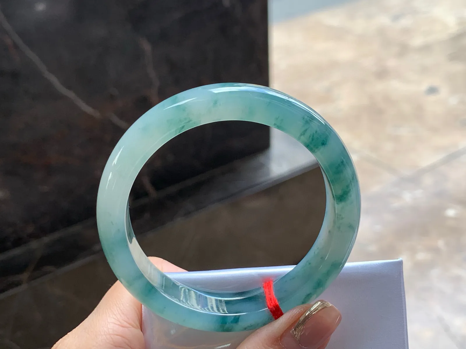 冰飘花手镯
水润清爽 55.5/12.6/7.9mm