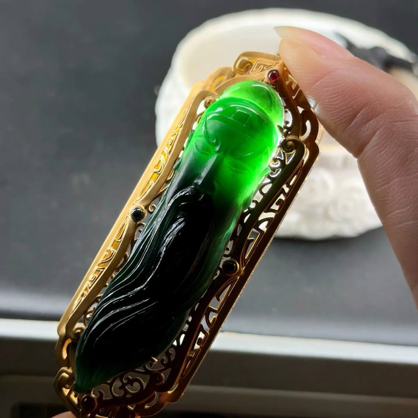 精品18k墨翠关公 种好色正 黑度极好 打灯通透 个性独特