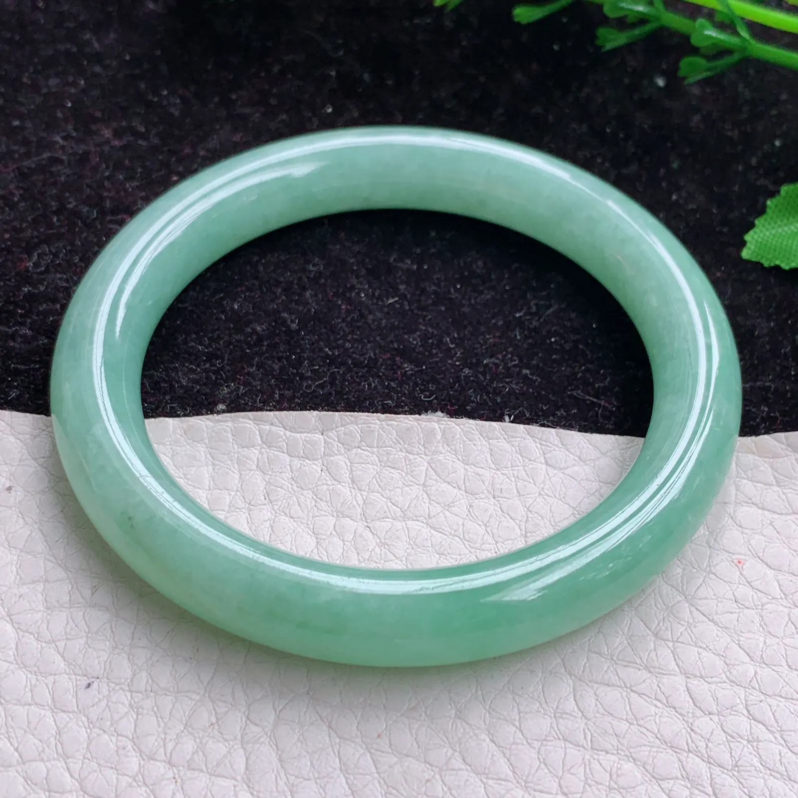z实拍 54.5*9.8*8.7叮当镯缅甸翡翠A货满绿秀美圆条翡翠手镯 玉镯子