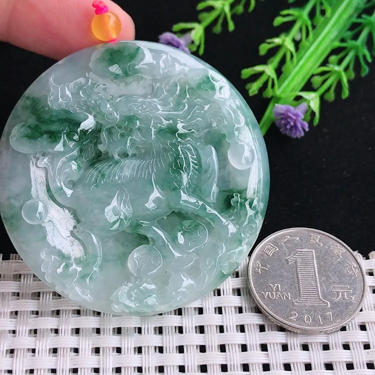 自然光老坑冰润起胶水灵飘花瑞兽麒麟牌吊坠尺寸56/5.6