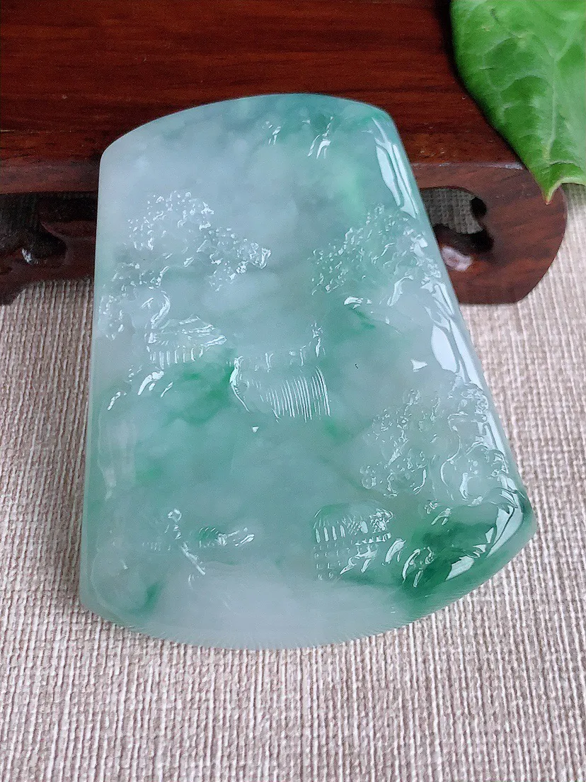 缅甸a货翡翠ddj老坑冰种飘花意境山水牌吊坠 整体65×51×6.5mm 48.40