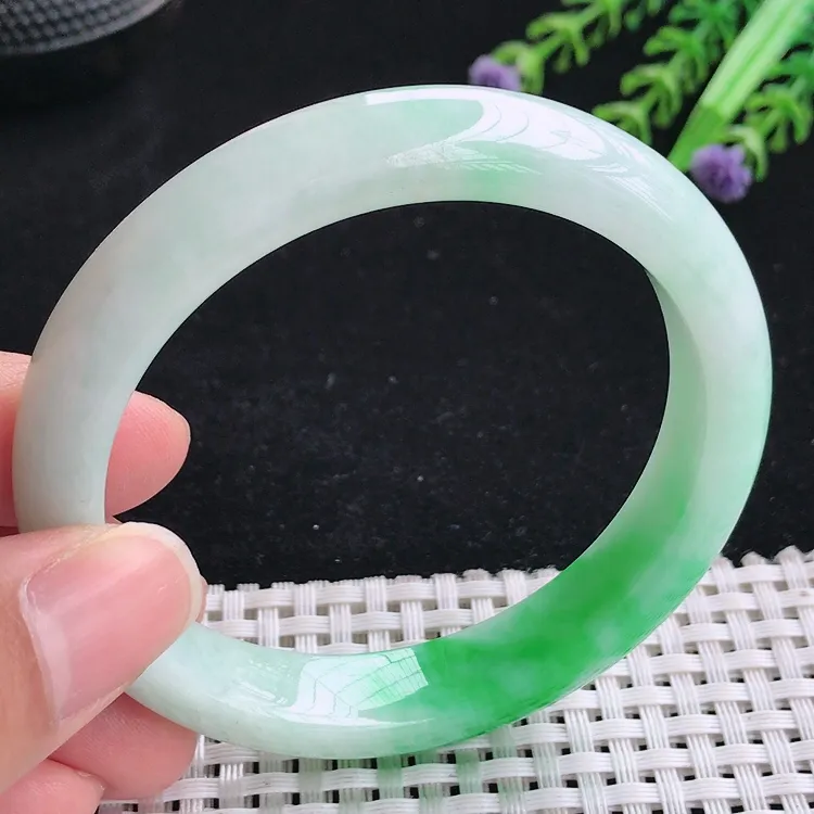 自然光57圈口老坑精美温润飘阳绿手镯翡翠玉镯尺寸57/11.5/8.1