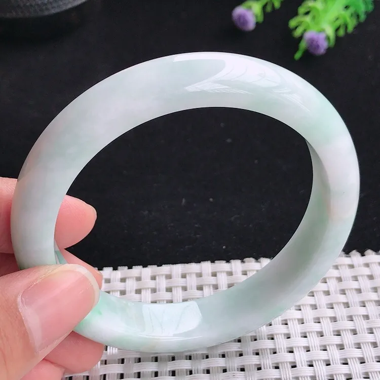 自然光60圈口老坑精美温润飘绿手镯翡翠玉镯尺寸60/12.7/8.3