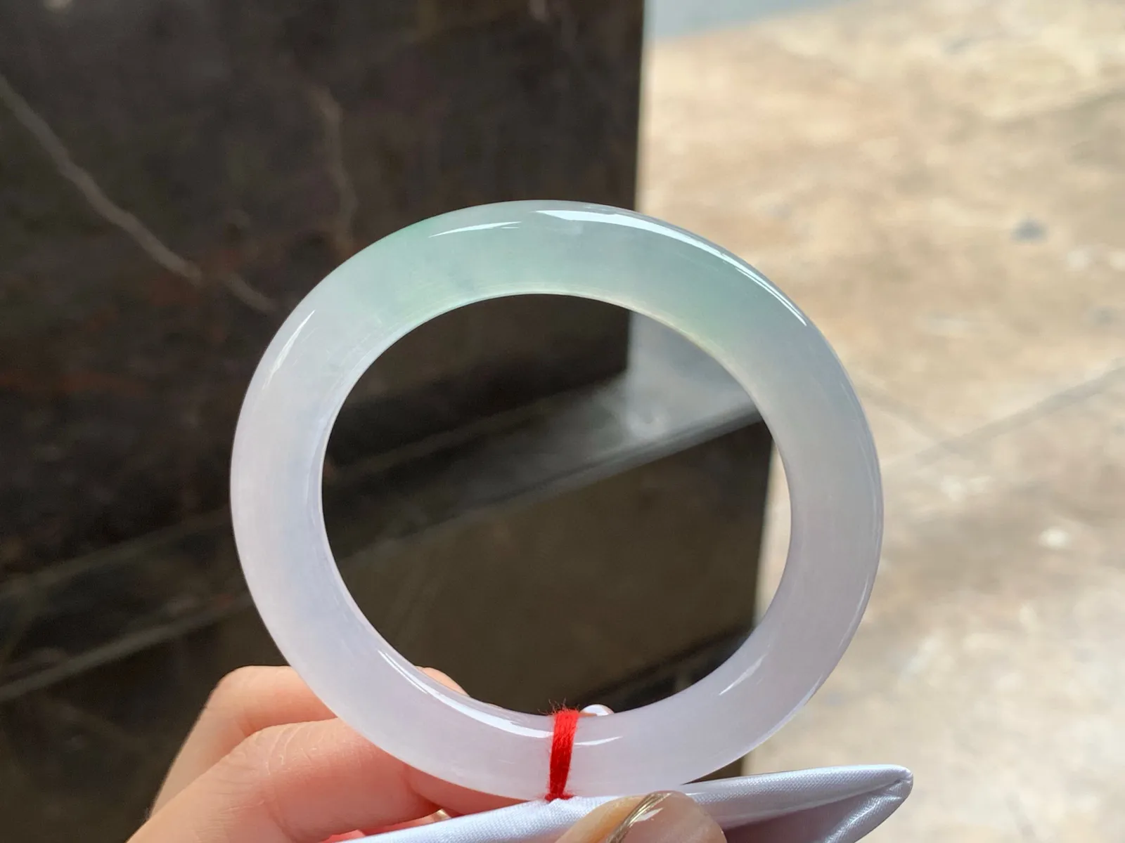 冰种福镯
清爽52/9.9/9.7mm