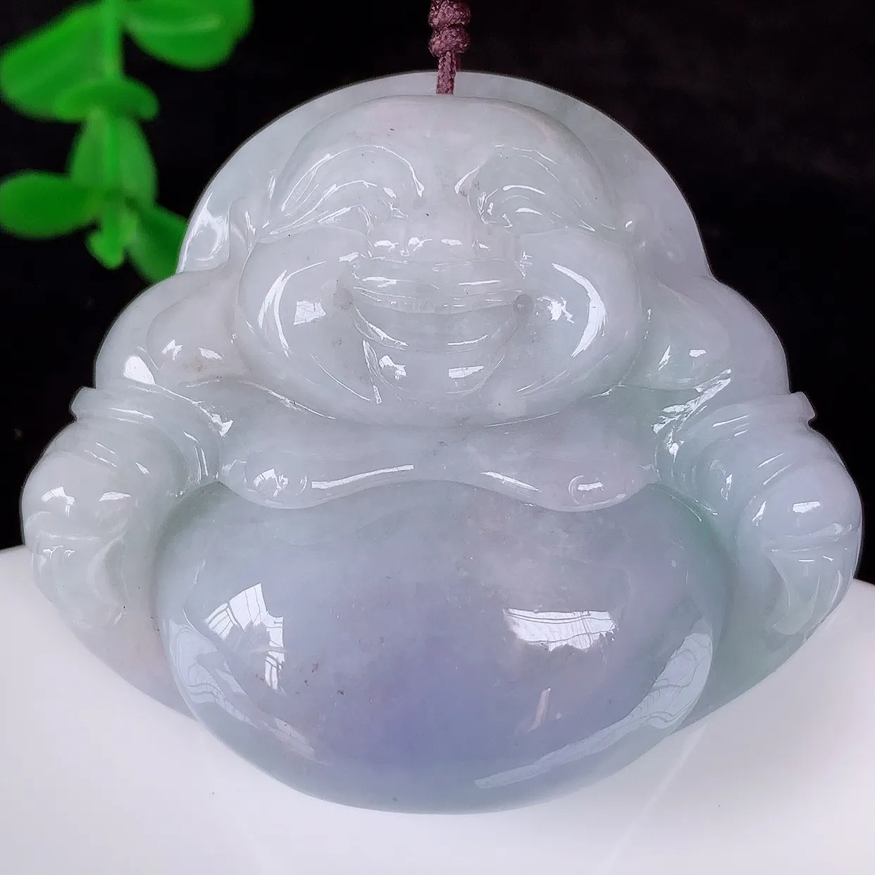 自然光实拍，大件厚装冰润冰糯种紫罗兰翡翠佛公吊坠，饱满， 佛公亦保平安，寓意有福（佛公）相伴，配戴优雅迷人！#41.8