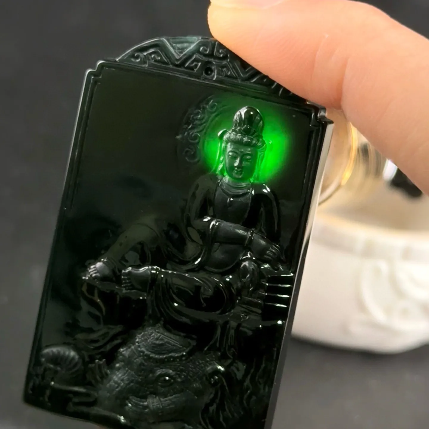 精品墨翠普贤菩萨 种好色正 黑度极好 打灯通透 油性十足