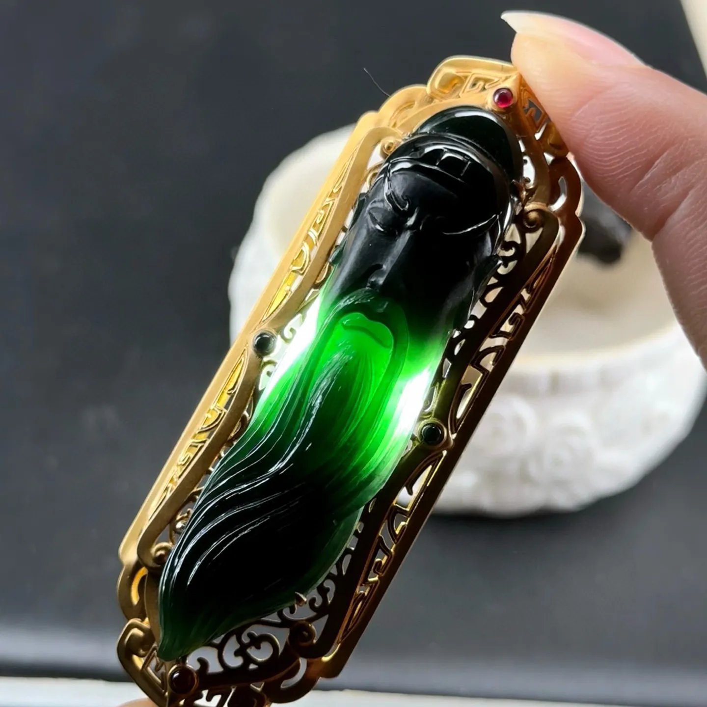 精品18k墨翠关公 种好色正 黑度极好 打灯通透 个性独特