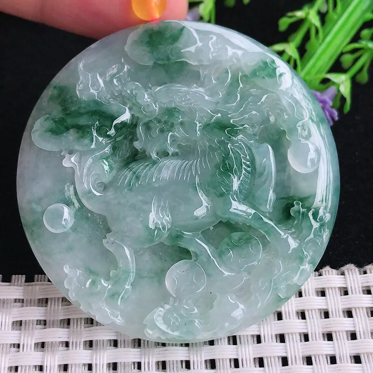 自然光老坑冰润起胶水灵飘花瑞兽麒麟牌吊坠尺寸56/5.6