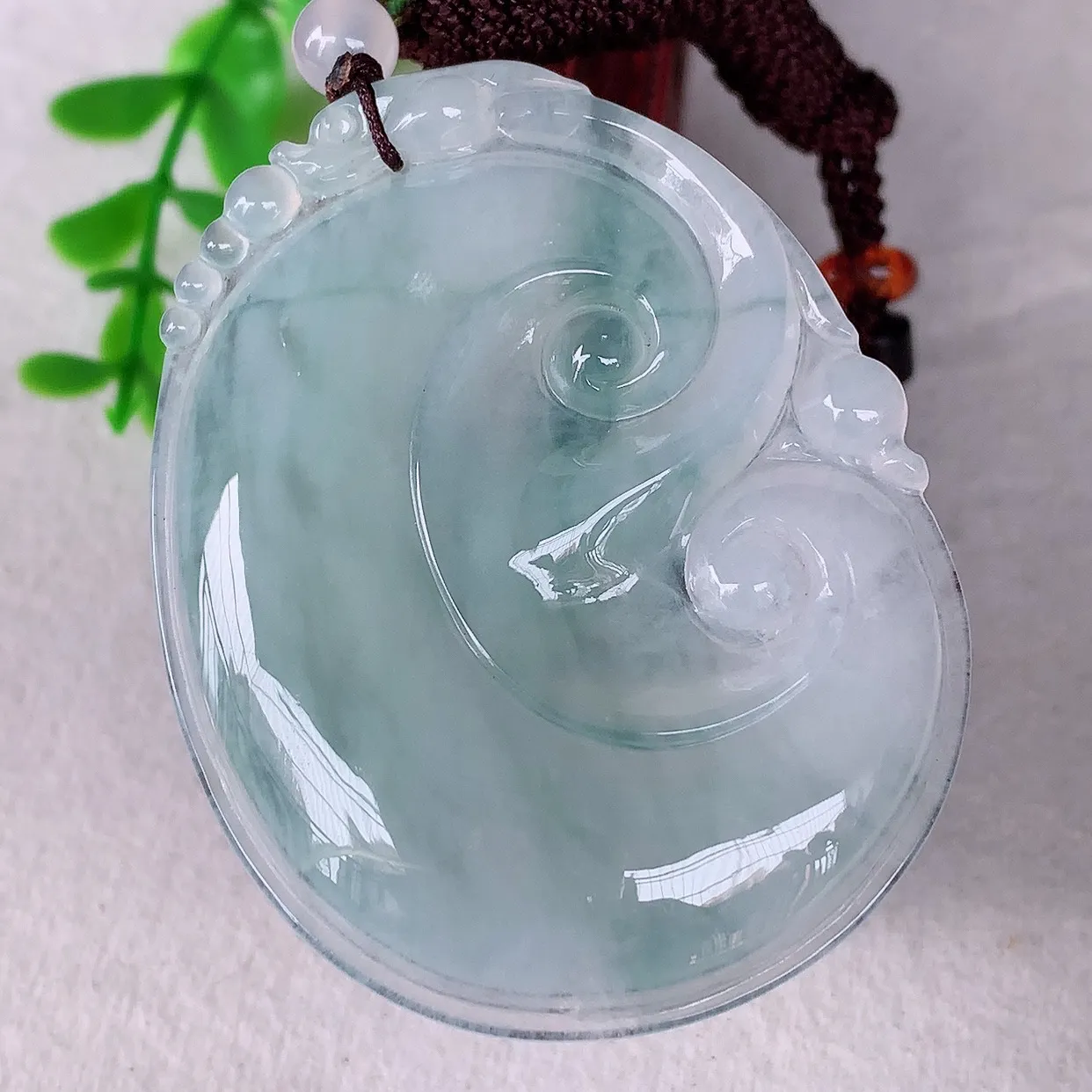 自然光实拍，大件冰种飘花翡翠如意吊坠，翡翠如意，上身效果非常美，饱满大气，工艺美，万事如意，如意一生 #46.8
