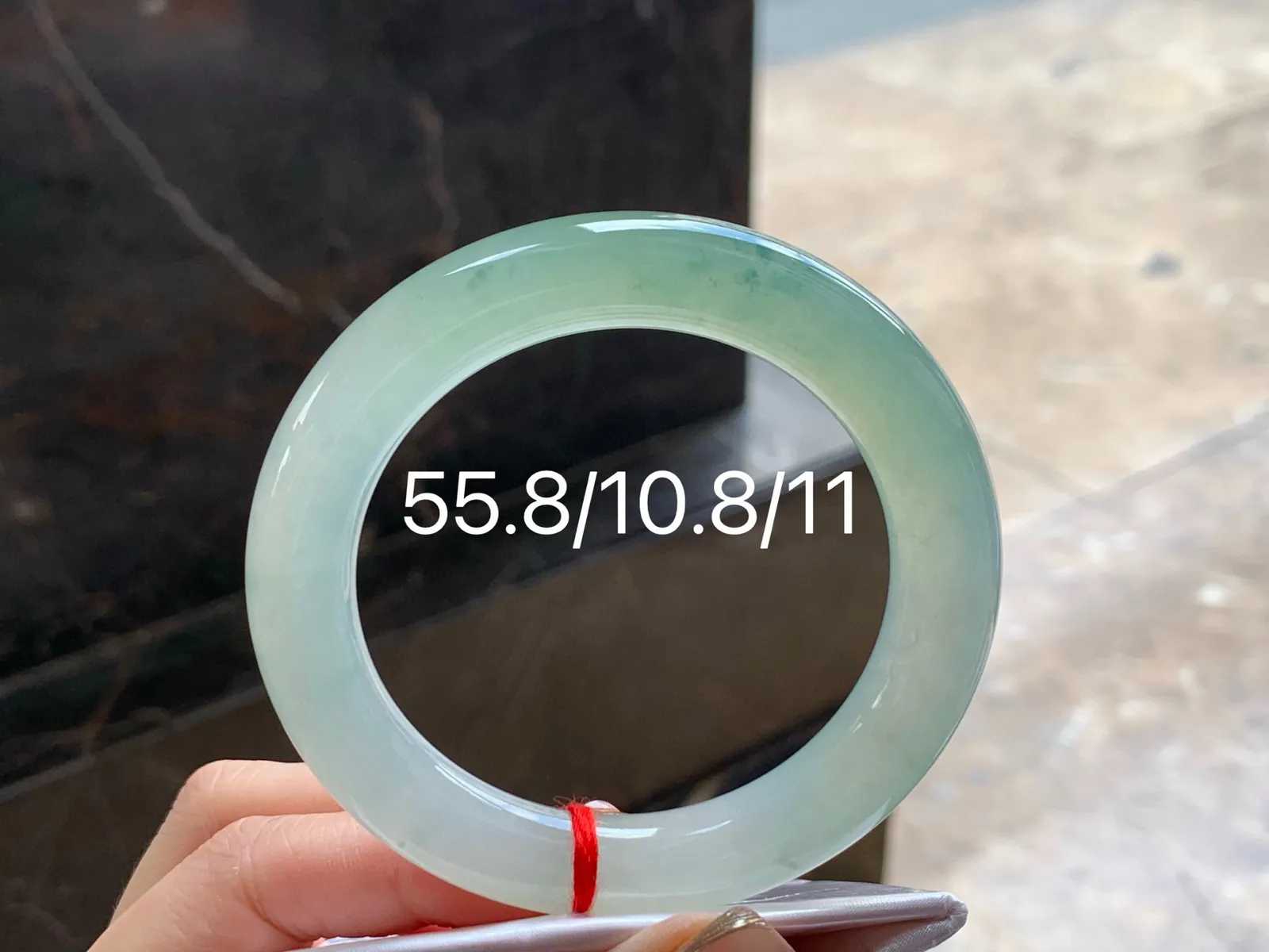冰种福镯
底色漂亮 55.8/10.8/11mm
