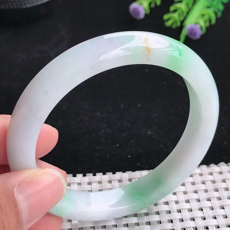 自然光57圈口老坑精美温润飘绿手镯翡翠玉镯尺寸57/10.8/8.2