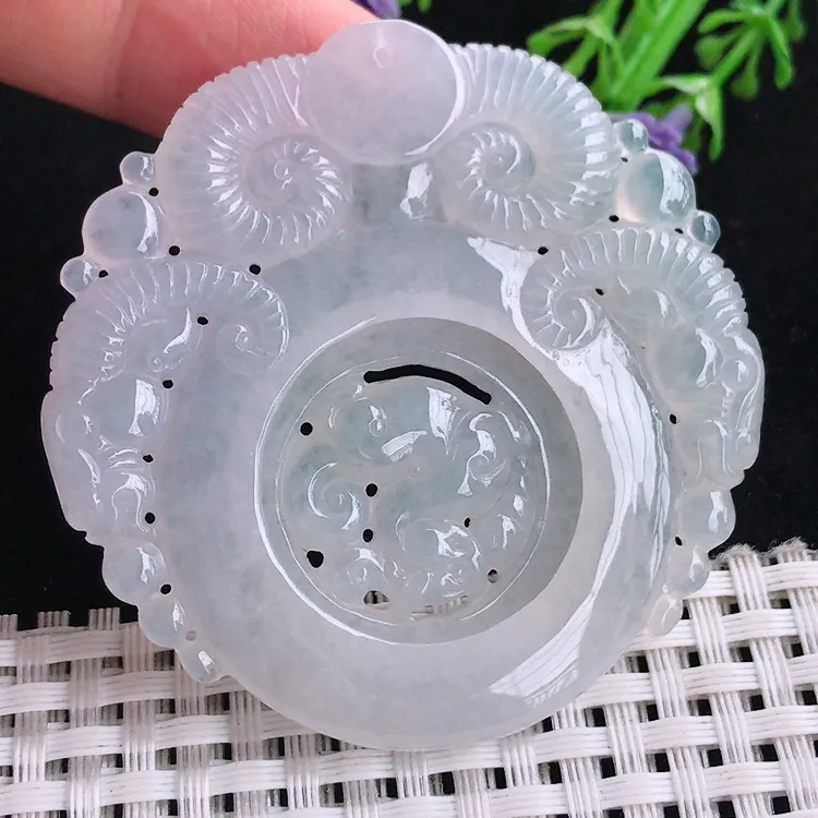 自然光老坑秀气冰润起胶三阳开泰羊牌吊坠尺寸56/56/5.8