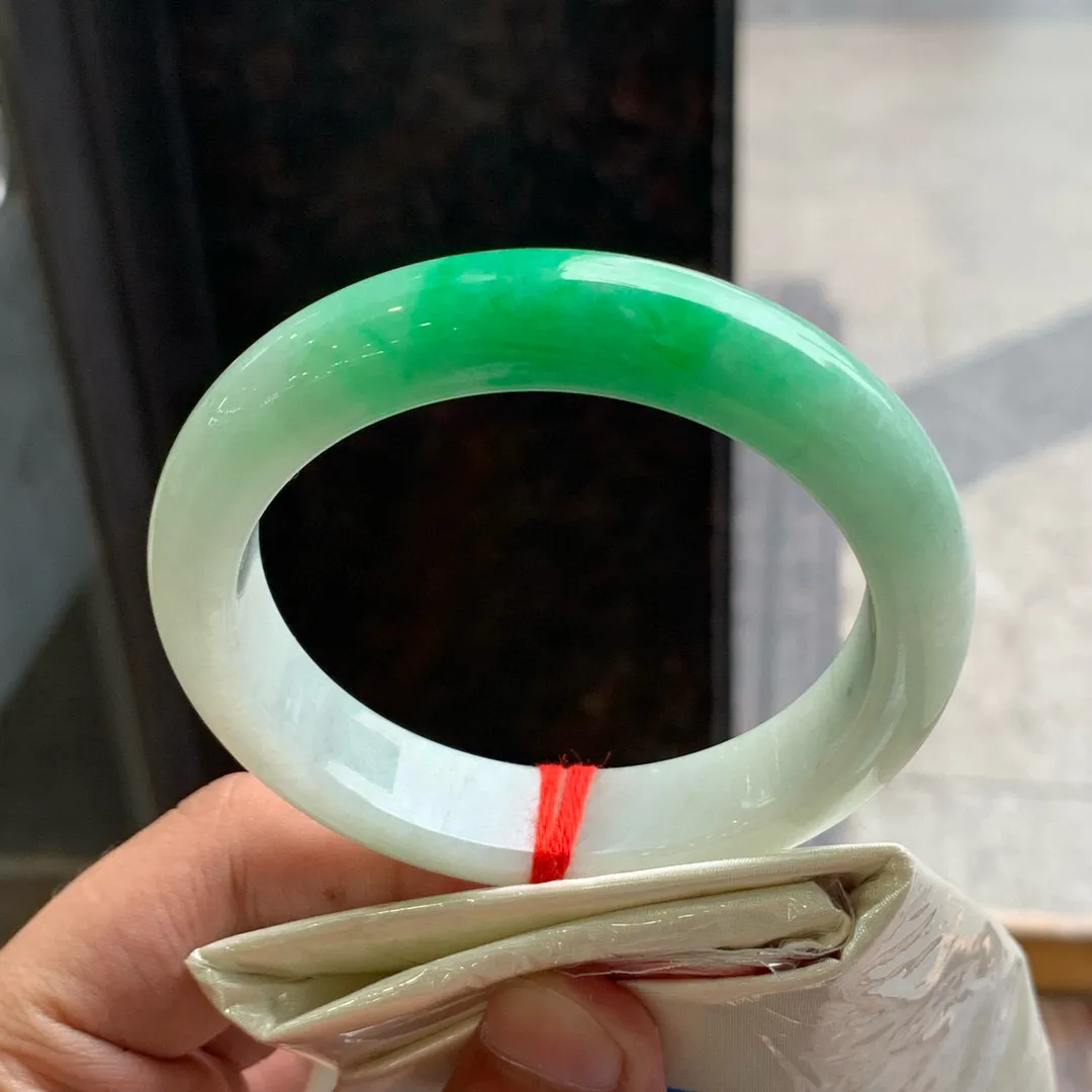 正圈一大节阳绿 一丝细线 尺寸:56.9/12.9/8.9 色阳🥰🥰