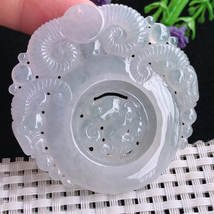自然光老坑秀气冰润起胶三阳开泰羊牌吊坠尺寸56/56/5.8