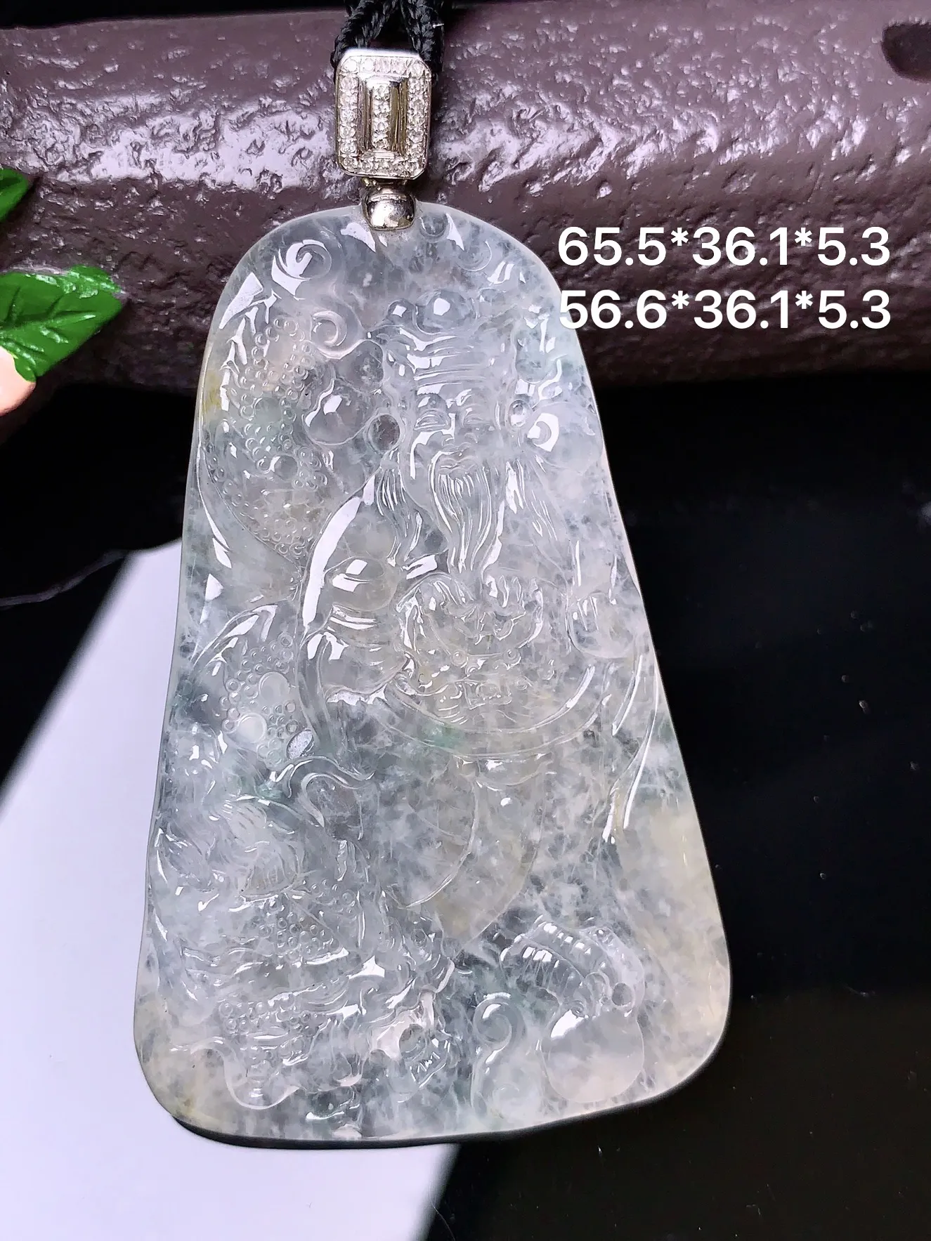 冰种财神吊坠 玉质细腻 色泽清新艳丽 整体尺寸65.5*36.1*6.3