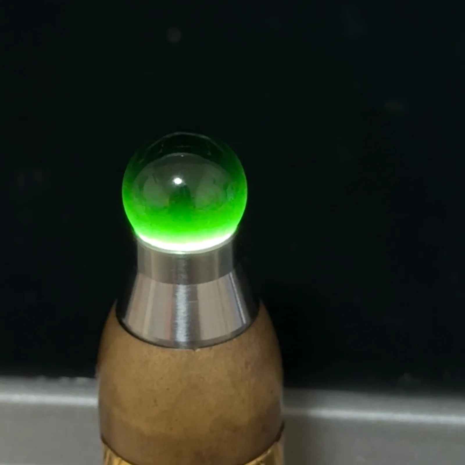 精品墨翠珠子 种好色正 黑度极好 打灯通透 油性十足